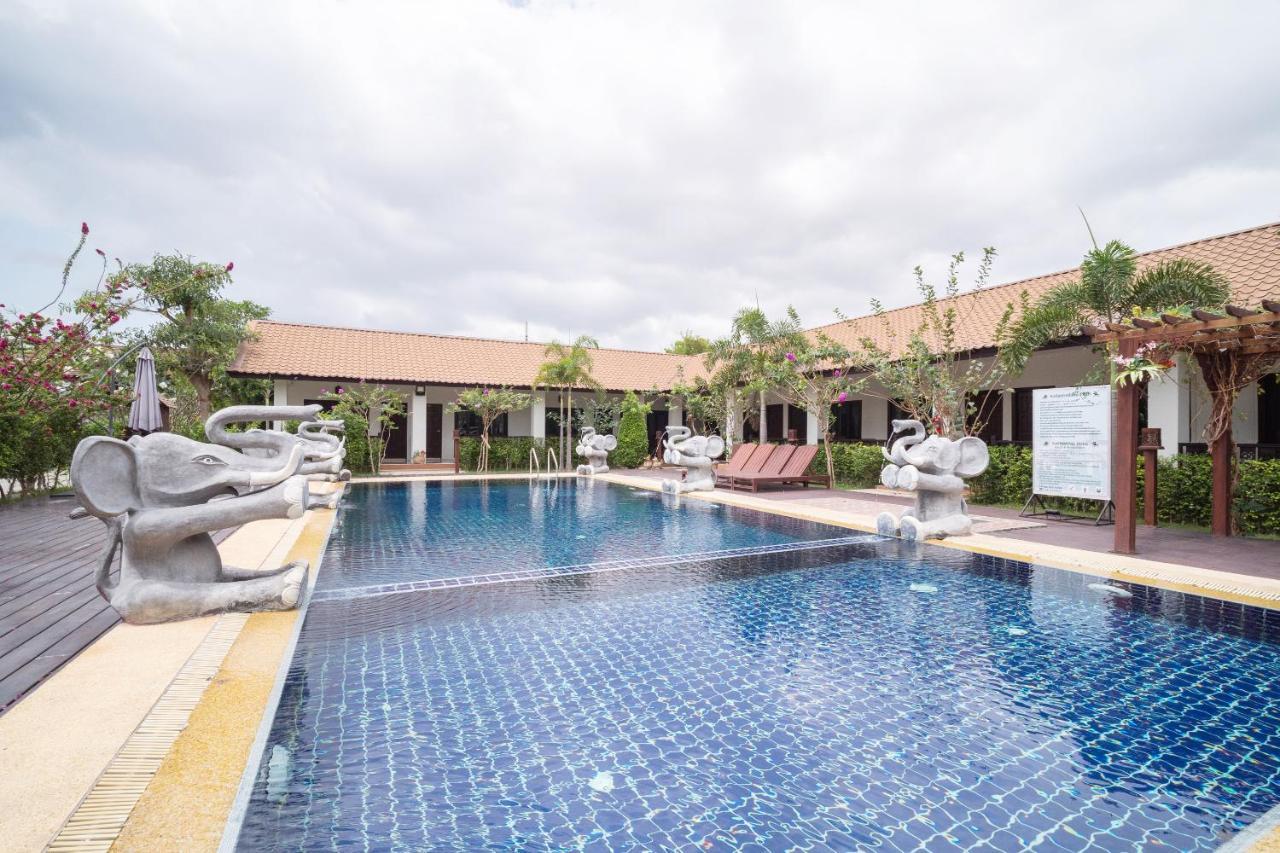 Oyo 837 Baan Kiang Nam Resort Банг-Ламунг Экстерьер фото