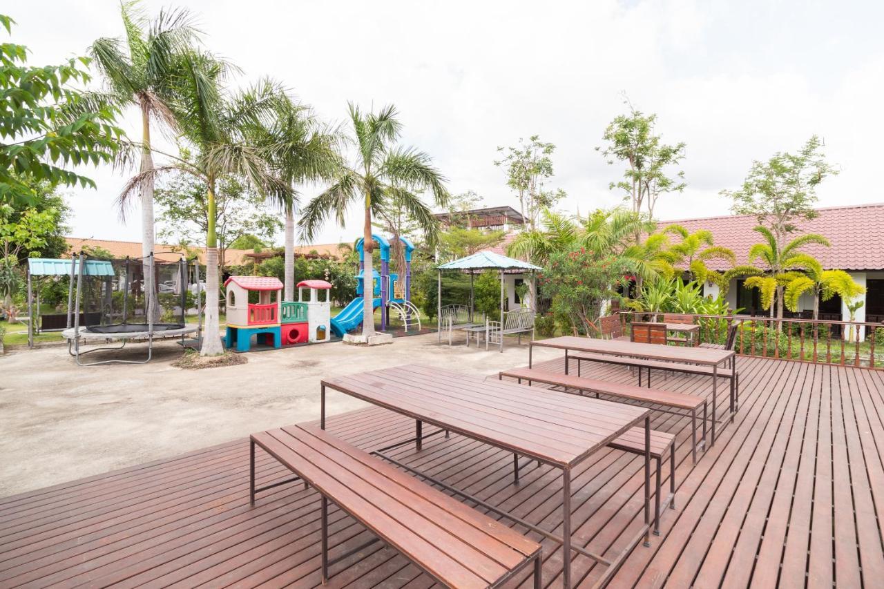 Oyo 837 Baan Kiang Nam Resort Банг-Ламунг Экстерьер фото
