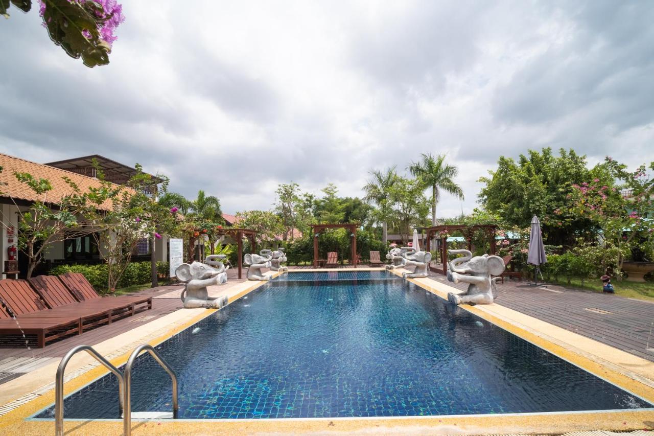 Oyo 837 Baan Kiang Nam Resort Банг-Ламунг Экстерьер фото